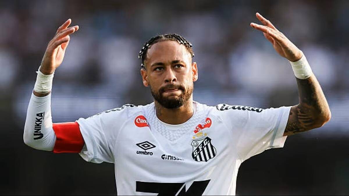 US Fund Offers €350 Million for Santos Club Takeover