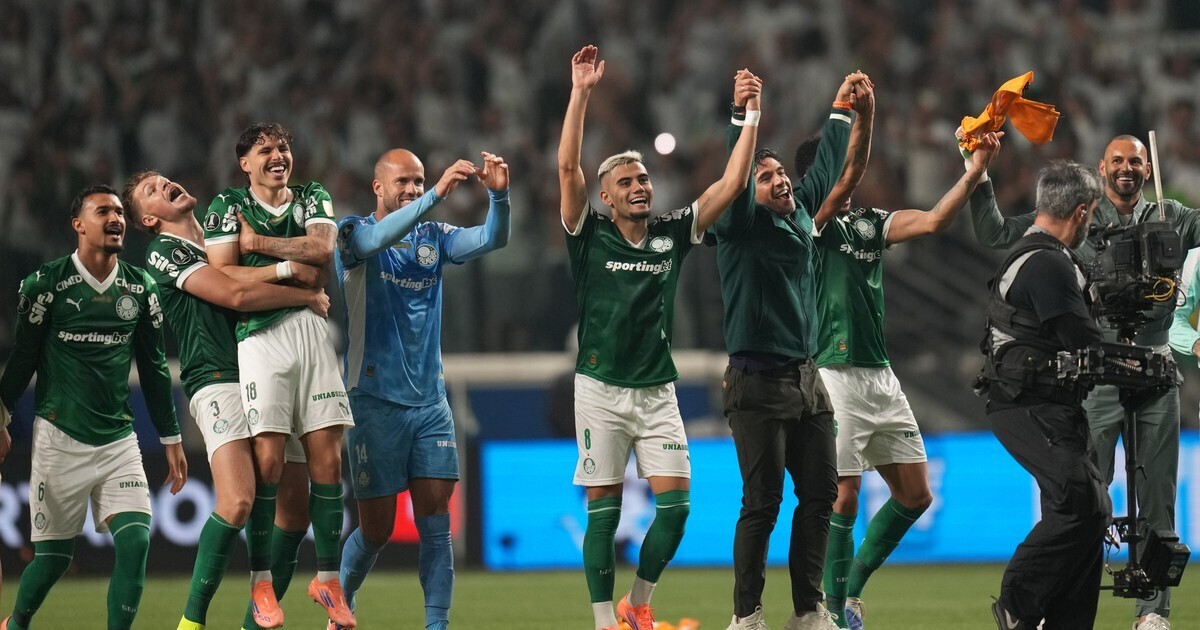 Palmeiras crushes Ecuadorian side to reach final