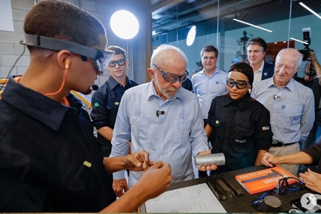 Rocca and Lula open new school amid Argentina conflict