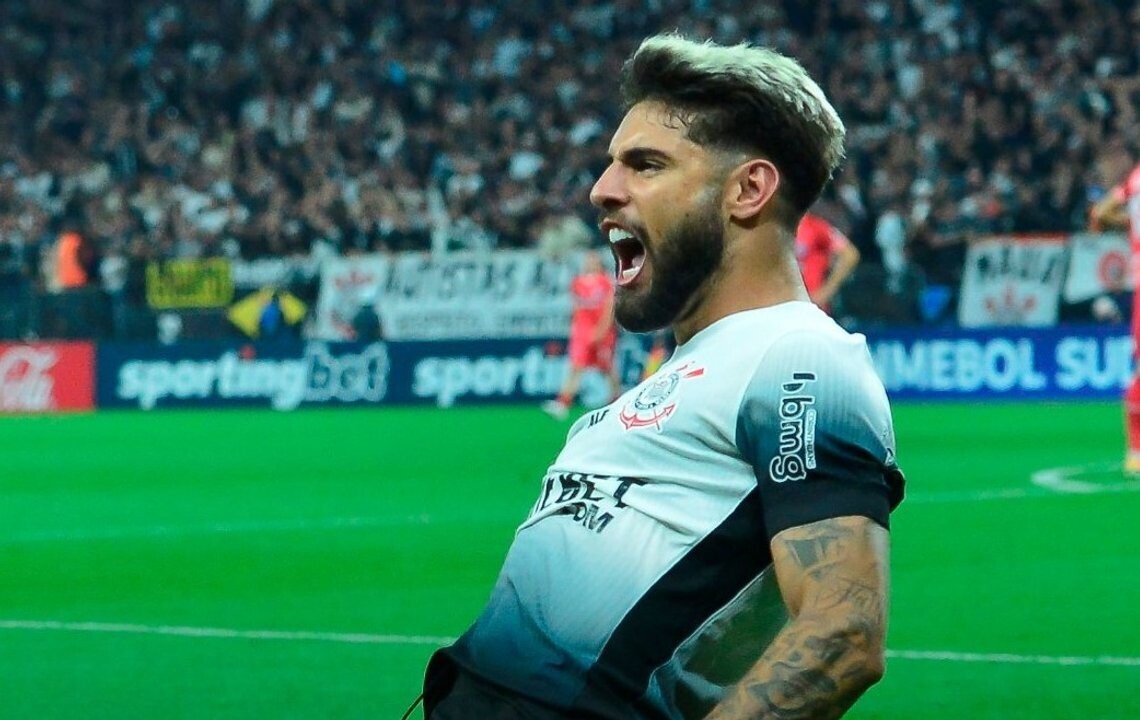 Коринтианс побеждает Аргентинос Хуниорс 4-0 в матче Копа Судамерикана