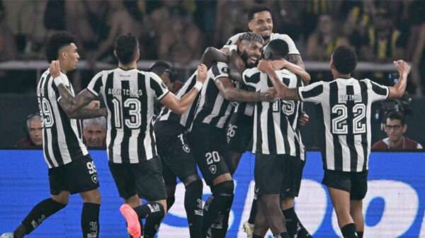 Ботафого разгромил Пеньяроль 5-0 в полуфинале Кубка Либертадорес