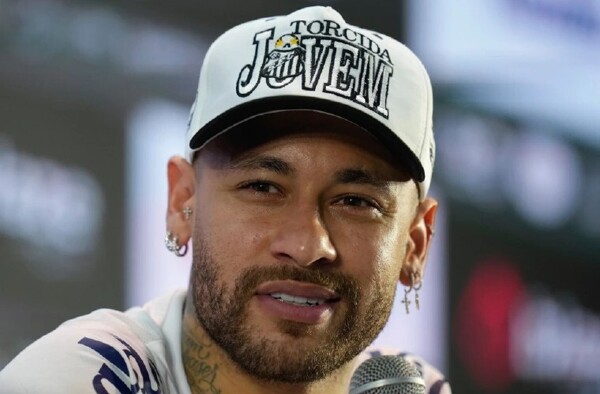 Neymar Undergoes Knee Surgery