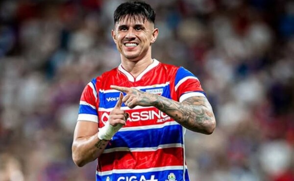 Bareiro at center stage after Riquelme gesture