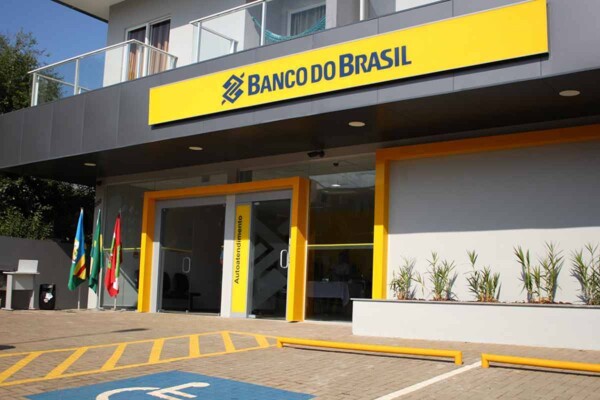 Brazilian Banks Suffer Billions in Losses Amid Historic Bankruptcy